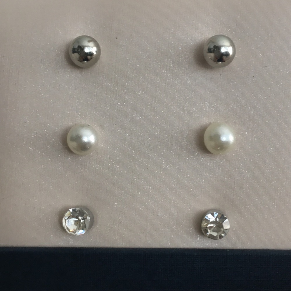 Bundle of 3 pairs of fashion stud earrings